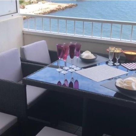 Appartement Les pieds dans l eau, vue sur les Îles d’Or à Hyères Extérieur photo